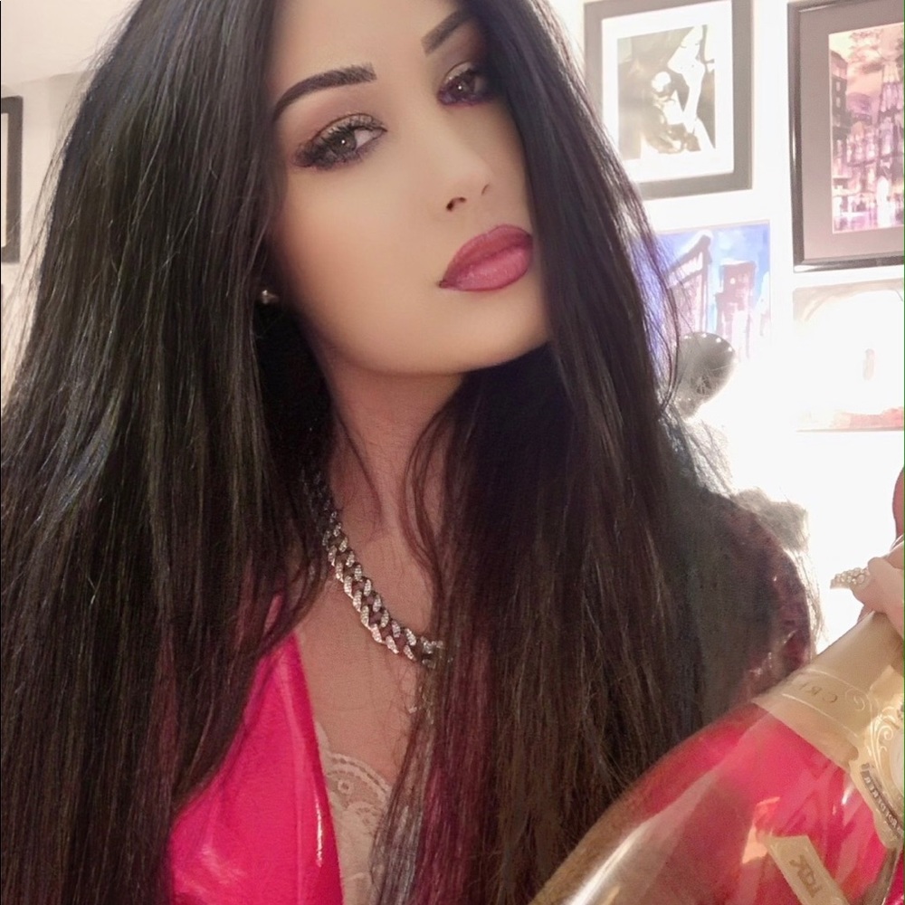 Meet your Posher, Veronica